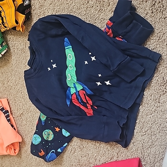 8 pajama sets size 5 - Picture 9 of 11